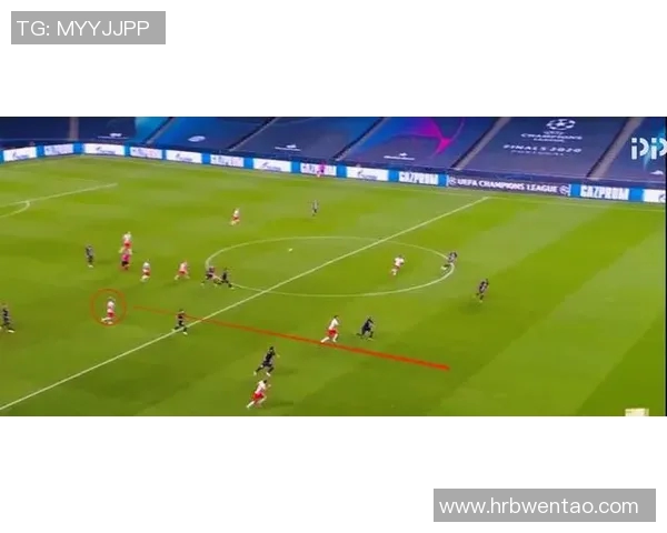 球迷集资送教练“战术平板”表心意