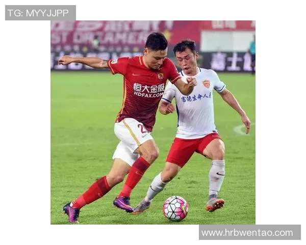 中超巅峰对决上海海港鏖战广州恒大全场精彩瞬间深度回顾 中超巅峰对决上海海港鏖战广州恒大全场精彩瞬间深度回顾